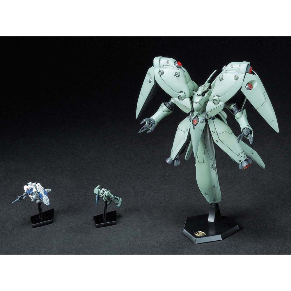 Gundam Express Australia Bandai 1/550 HG Neue Ziel front on view with 2 figures