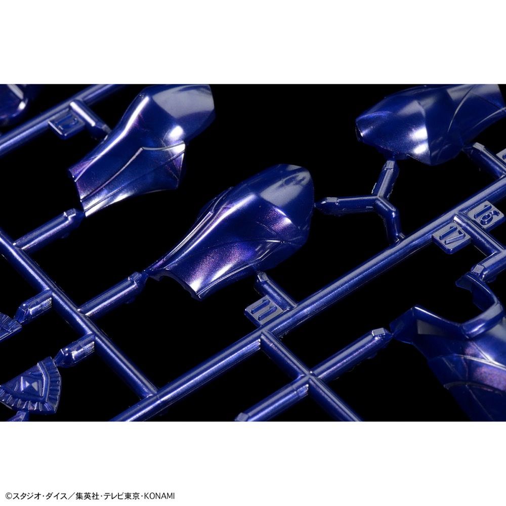 GEA Bandai Figure-rise Standard Amplified Black Luster Soldier (Yu-Gi-Oh!) close up of blue plastic parts on sprue