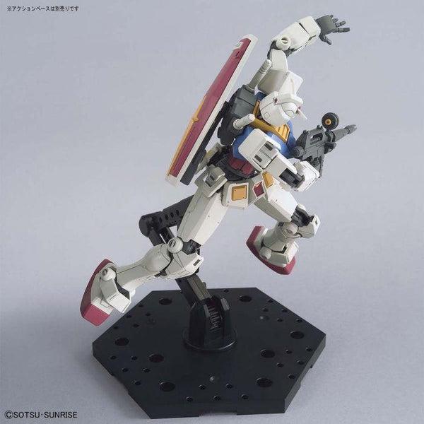Bandai 1/144 HG RX-78-2 Gundam (Beyond Global) action pose 2