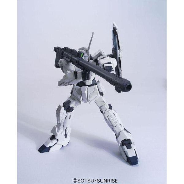 Bandai 1/144 HGUC RX-0 Unicorn Gundam (Unicorn Mode) with hyper bazooka