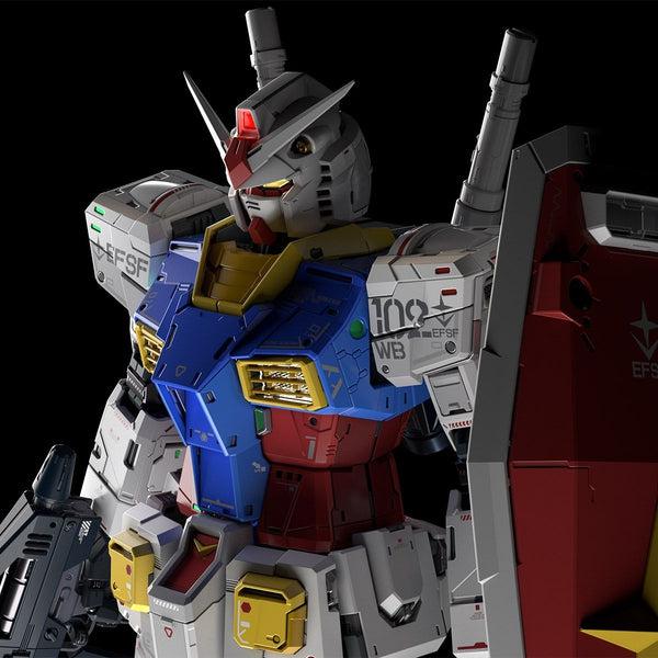 Bandai 1/60 PG Unleashed RX-78-2 Gundam close up head and torso