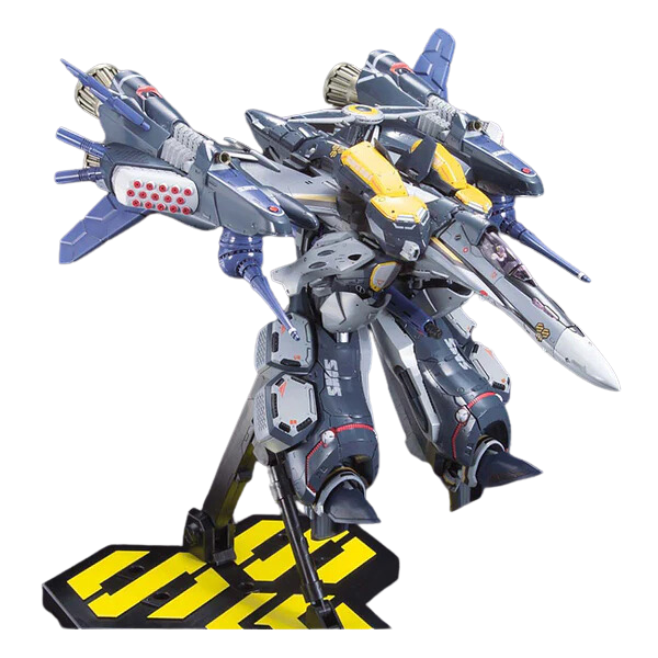 Bandai 1/72 VF-25S Armoured Messiah Valkyrie Ozma Custom action pose 3