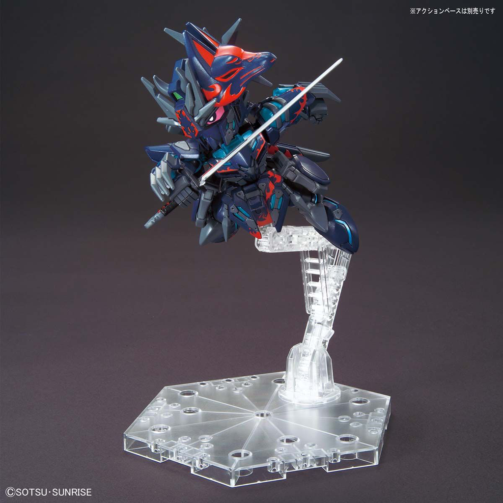 Gundam Express Australia Bandai SDW Heroes Sasuke Delta Gundam action pose with weapon. 