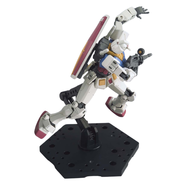 Gundam Express Australia Bandai 1/144 HG RX-78-2 Gundam (Beyond Global) action pose 7