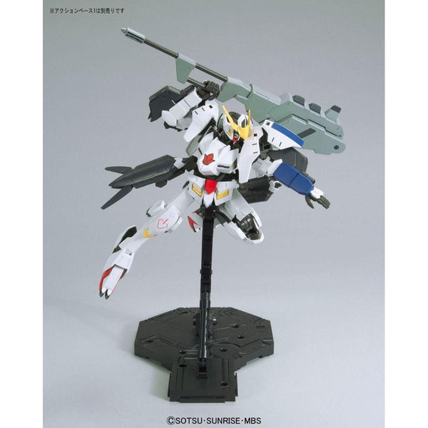 Bandai 1/100 Gundam Barbatos 6th Form action pose with weapon. 
