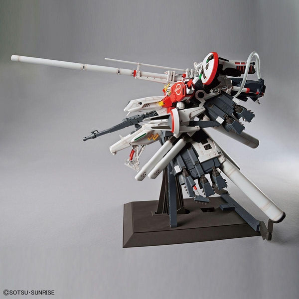 Bandai 1/100 MG PLAN303E Deep Striker side on pose 2