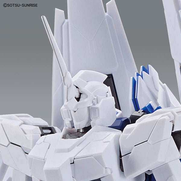 Bandai MG 1/100 Gundam Base Limited Unicorn Gundam Perfectibility close up head