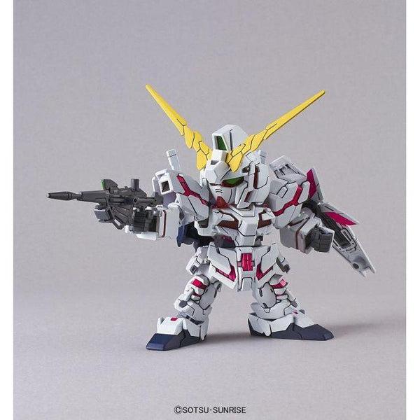 Bandai SD EX 005 Unicorn Gundam Destroy Mode action pose with weapon. 