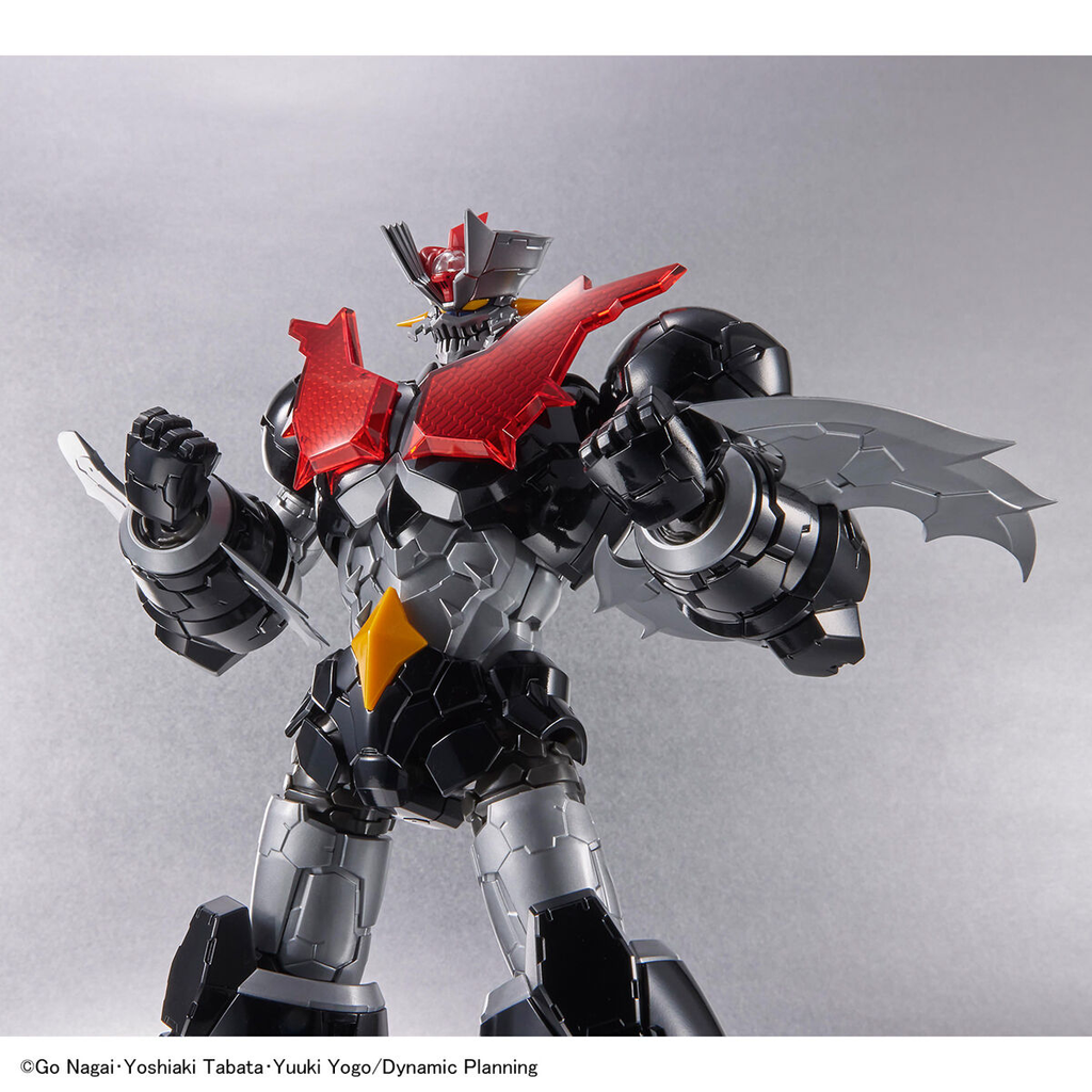 Bandai HG Mazinger Zero (Infinitism) chest armour pose