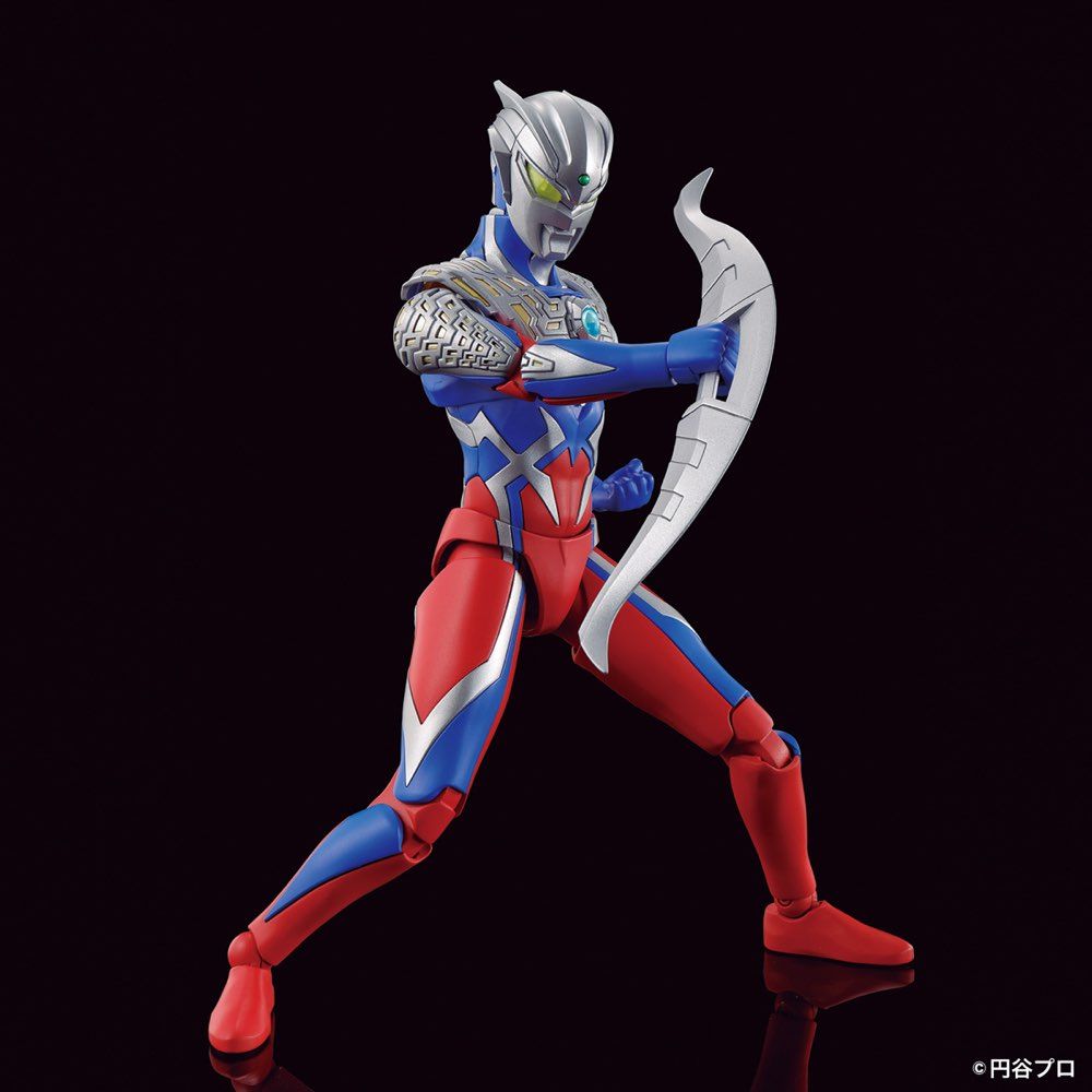 Bandai Figure-Rise Standard 1/12 Ultraman Zero with slugger