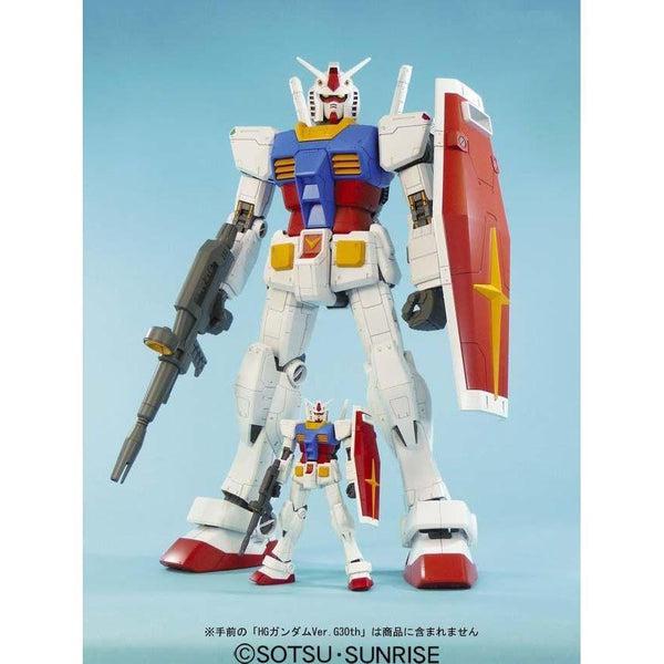 Bandai 1/48 Mega RX-78-2 Gundam Mega size versus 1/144 HG size