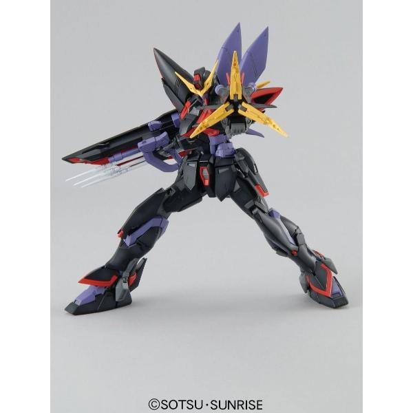 Bandai 1/100 MG Blitz Gundam Side Pose 1