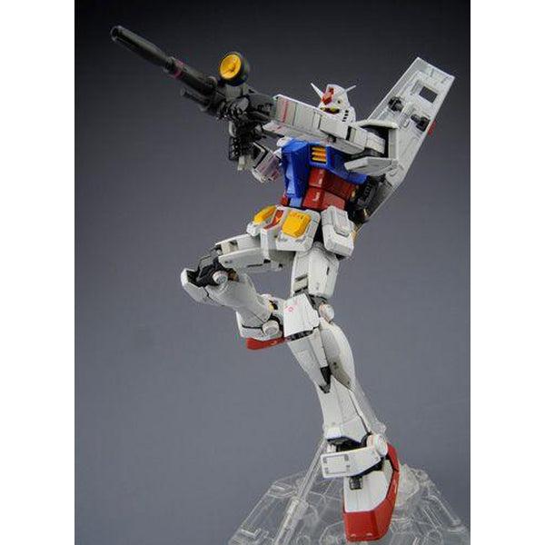 Bandai 1/100 RX-78-2 Gundam Ver 3.0 action pose with weapon. 