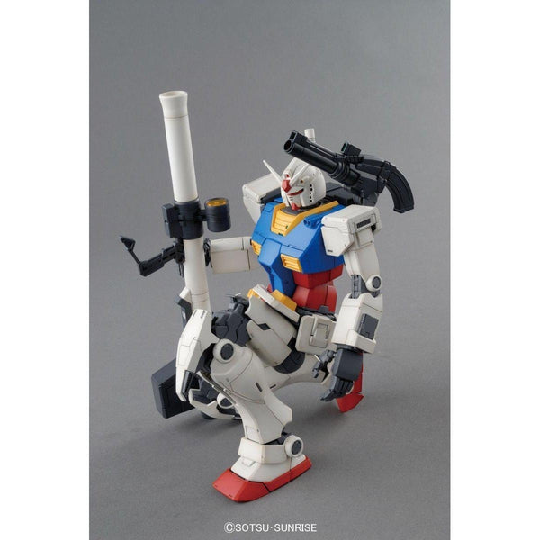 Bandai 1/100 MG RX-78 Gundam (Gundam the Origin Ver) action pose kneeling