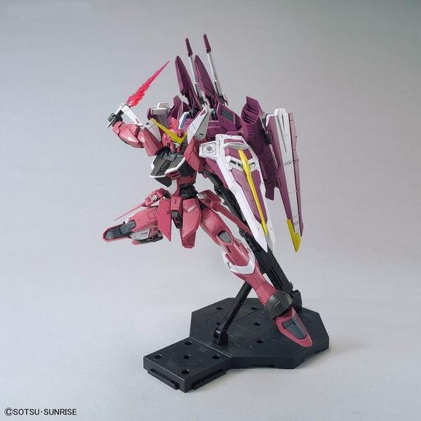 Bandai 1/100 MG  ZGMF-X09A Justice Gundam Z.A.F.T. Mobile Suit Gundam action pose 5