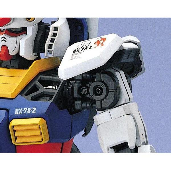 Bandai 1/60 PG RX-78-2 Gundam close up shoulder
