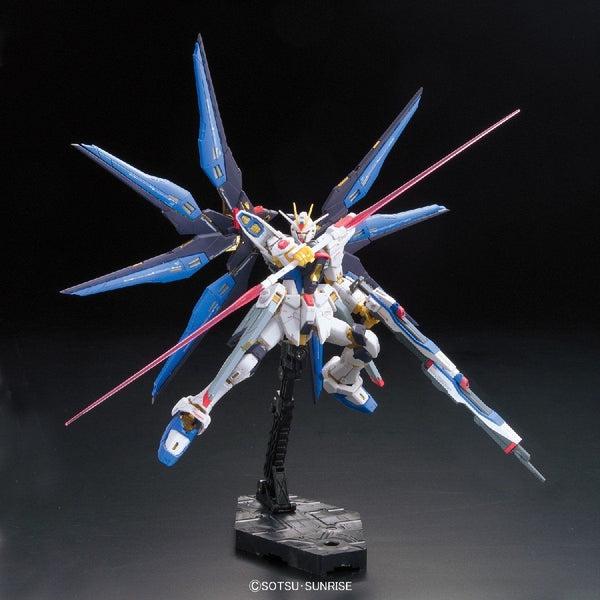 Bandai 1/144 RG Strike Freedom Gundam Z.A.F.T. Mobile Suit ZGMF-X20A action pose 2